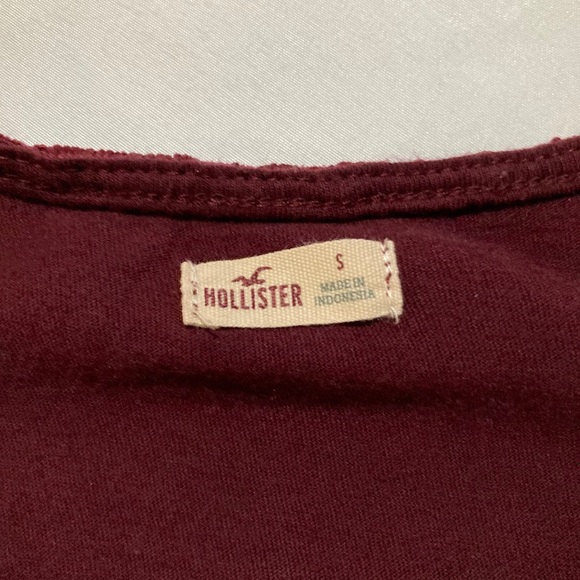 Hollister top - Picture 2 of 5